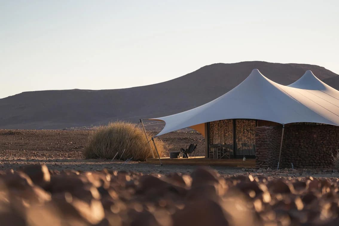 Desert Rhino Camp – tent on the stony plain