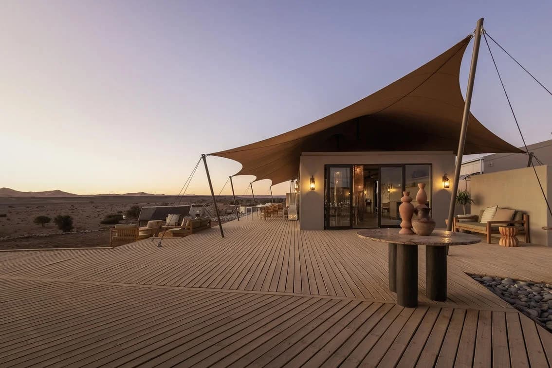 Little Kulala Lodge in the sand in front of the dunes of Sossusvlei