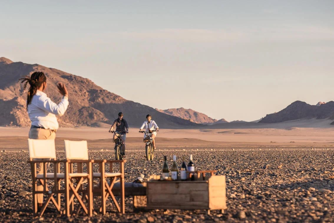 Little Kulala – sundowners and mountain bikes on the plain