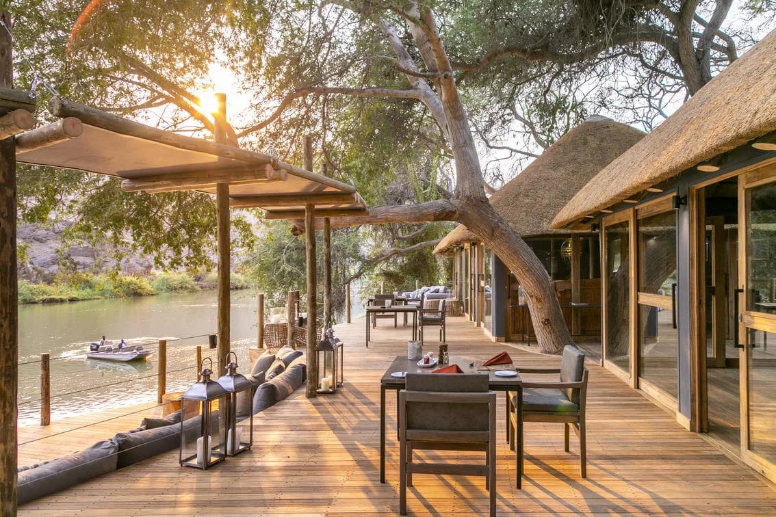 Serra Cafema – restaurant terrace under the trees