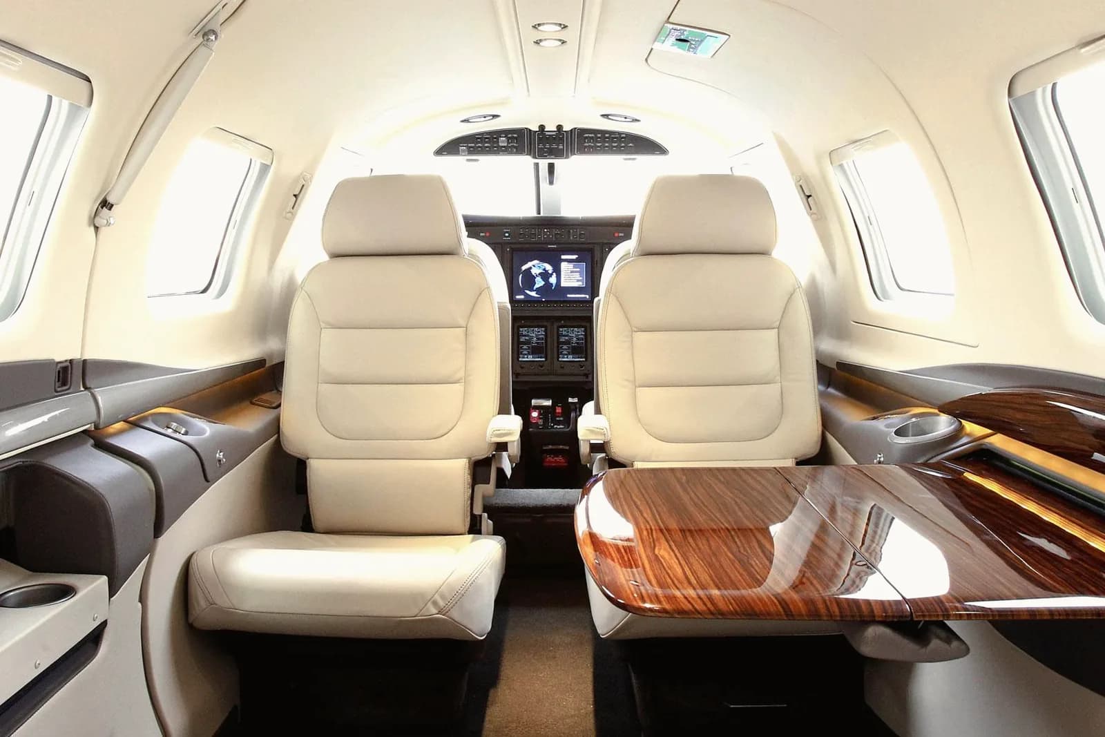 Piper M600 Kabine – Elba