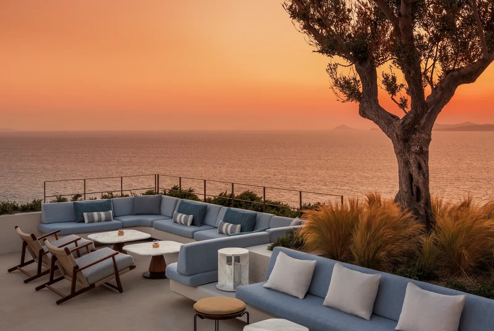 One&Only Kéa Island – Kosmos Bar at sunset