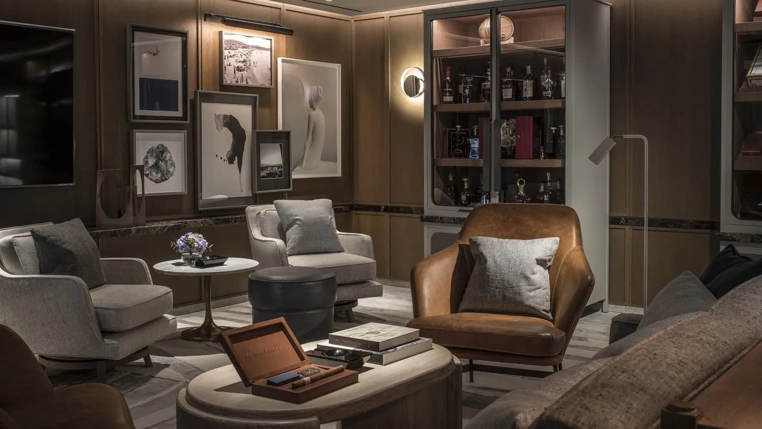 Four Seasons Astir Palace – Aristoteles Cigar Lounge