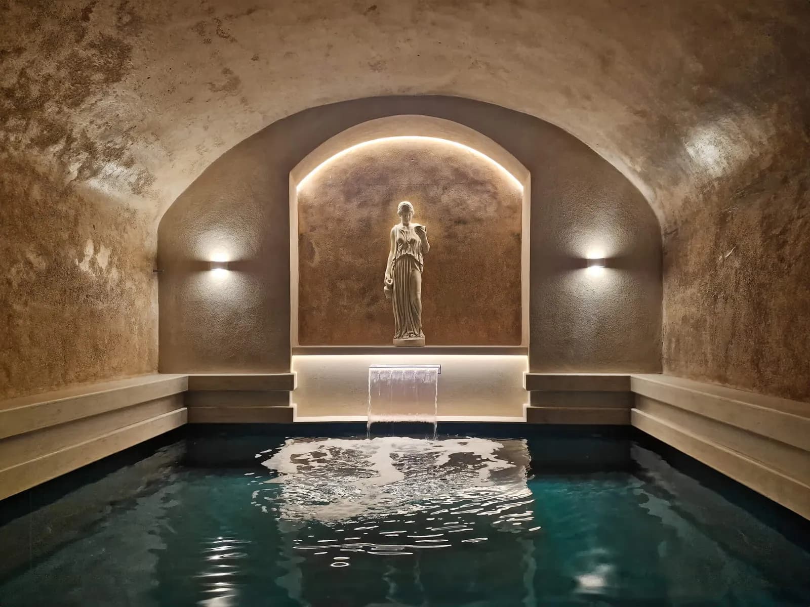 Argini Syros – indoor pool in the hammam
