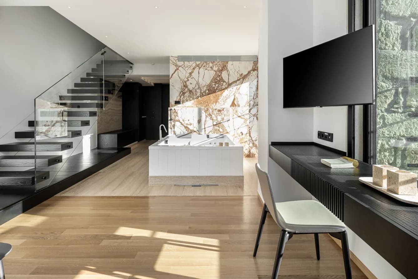 The Tanneries Chania – split-level suite with freestanding bathtub