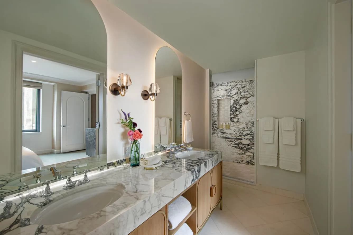 JW Marriott Essex House – marble bathroom