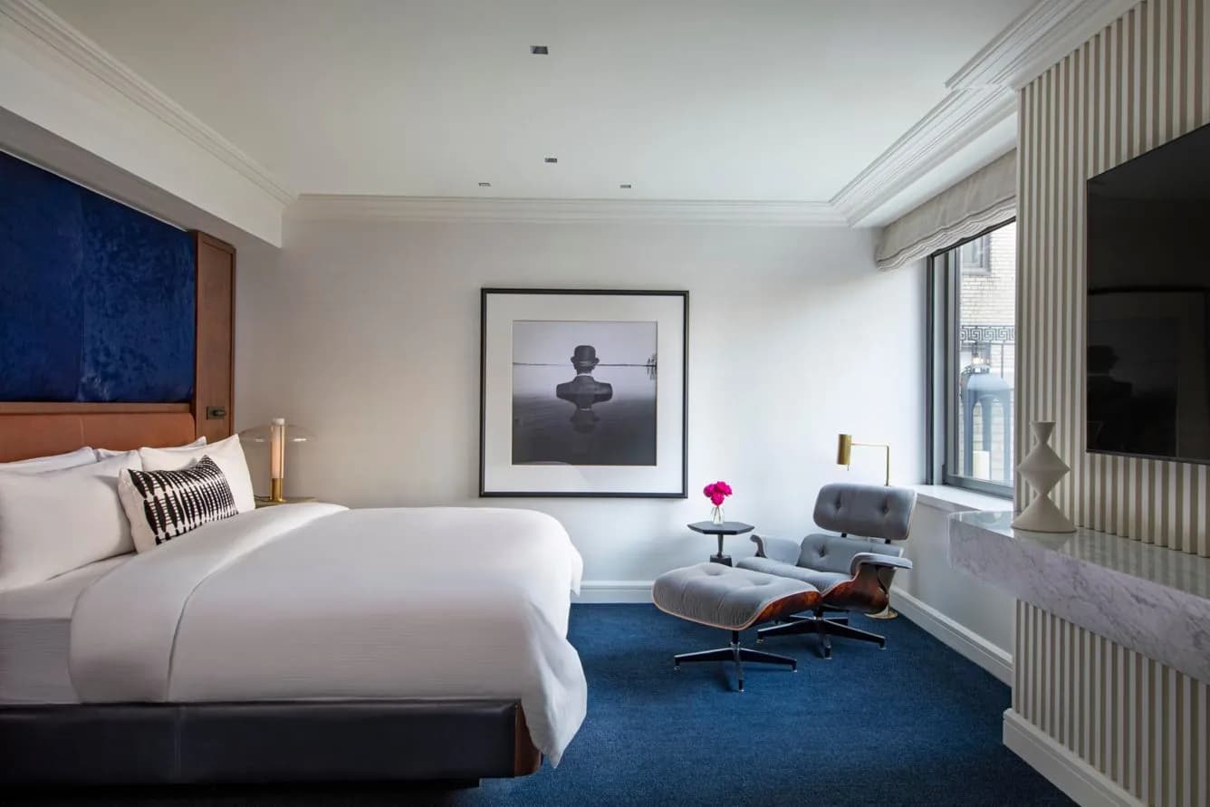 JW Marriott Essex House – suite bedroom