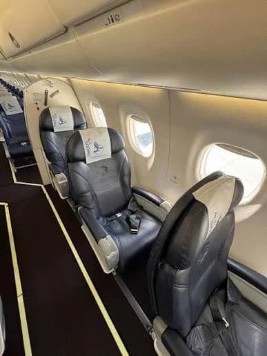 Business Class einer Embraer 195 von Airlink