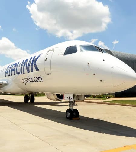 Embraer 190 von Airlink auf dem Vorfeld